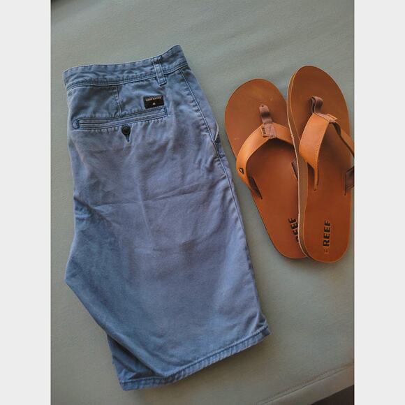 Quicksilver Blue Gray straight fit Mens Chino Shorts Sz 34 - Picture 1 of 5